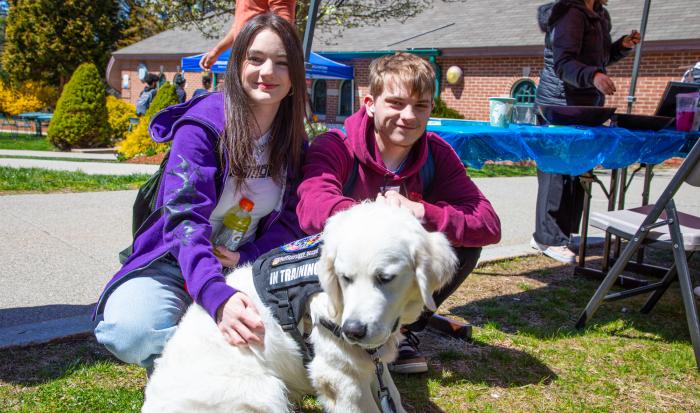 Community Resource Dog Siggy couldn't resist hanging with students.
